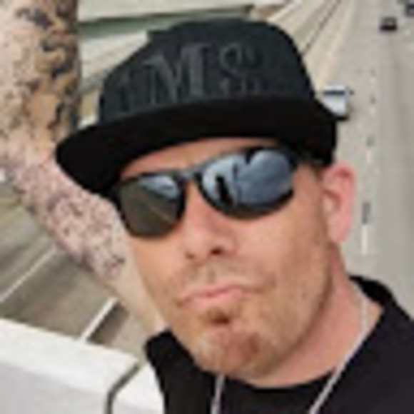 Meet your Posher, Chris - Picture 1 of 1